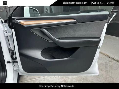 Used 2023 Tesla Model Y Long Range image 23