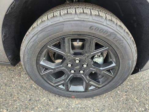 New 2026 Ford Maverick Lariat w/ Black Appearance Package image 19