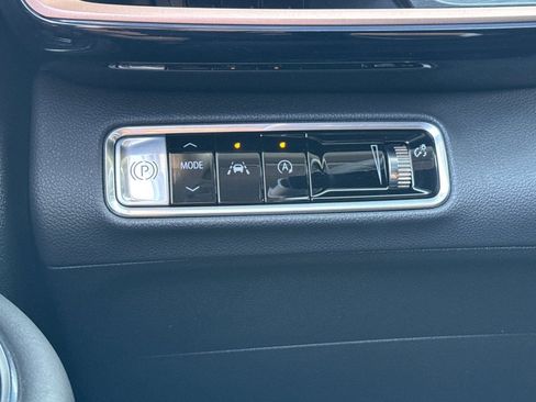 Used 2025 Buick Envision Sport Touring image 39