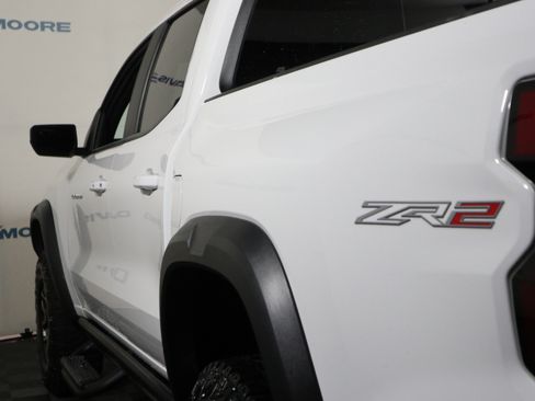 Used 2024 Chevrolet Colorado ZR2 w/ Safety Package AWD/4WD image 14