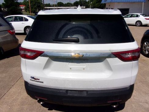 Used 2019 Chevrolet Traverse LS w/ LPO, Floor Liner Package FWD image 6