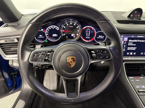 Certified 2019 Porsche Panamera image 11