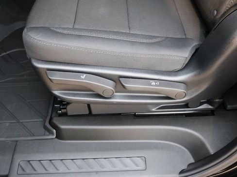 New 2026 Chevrolet Suburban LS image 29