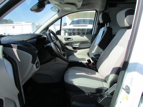 Used 2021 Ford Transit Connect XLT image 11