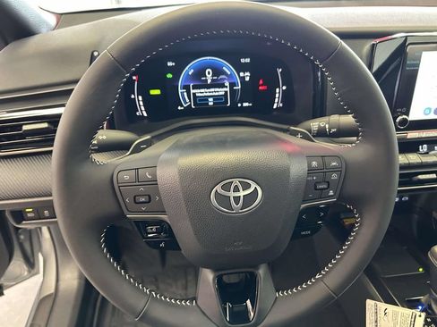 Used 2026 Toyota Camry SE FWD image 19