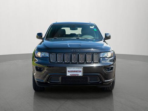 Used 2022 Jeep Grand Cherokee Laredo X AWD/4WD image 2