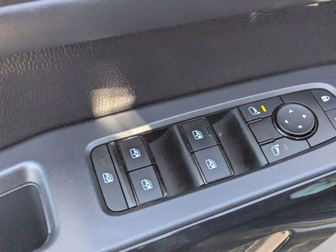Certified 2025 Nissan Pathfinder SV FWD image 18