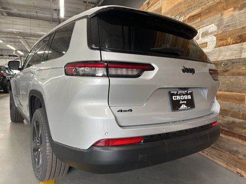 New 2025 Jeep Grand Cherokee L Limited w/ Black Appearance Package image 23