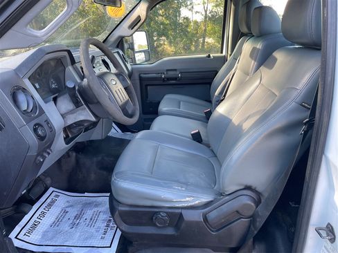Used 2015 Ford F250 XL w/ Power Equipment Group image 9