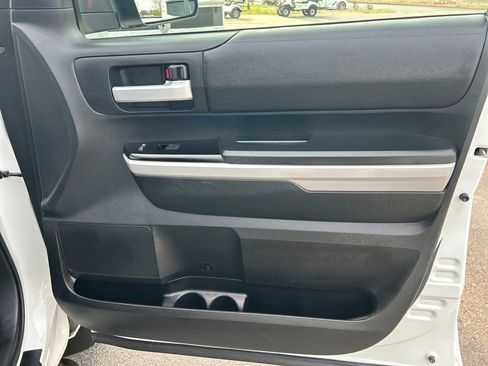 Used 2018 Toyota Tundra SR5 w/ SR5 Upgrade Package image 35