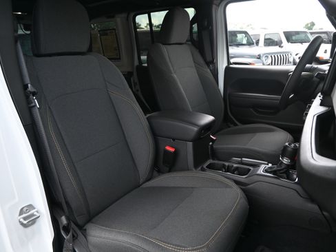 Used 2024 Jeep Wrangler Unlimited Sport AWD/4WD image 33