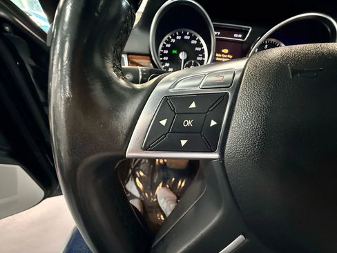 Used 2013 Mercedes-Benz GL 550 4MATIC w/ On/Off-Road Pkg image 19