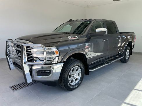 Used 2022 RAM 2500 Laramie AWD/4WD image 1