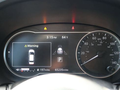 Used 2019 Nissan Kicks SV image 14