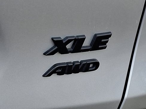 Certified 2020 Toyota RAV4 XLE Premium image 31