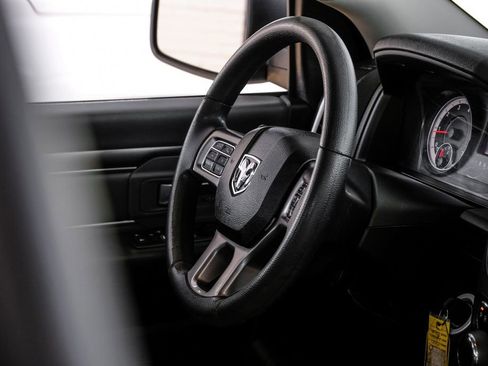 Used 2021 RAM 1500 Classic SLT image 11