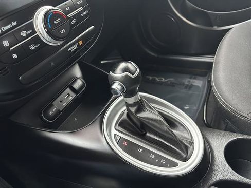Used 2018 Kia Soul + image 25