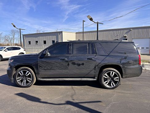 Used 2020 Chevrolet Suburban Premier w/ RST 6.2L Performance Edition image 6