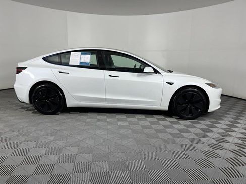 Used 2024 Tesla Model 3 Standard Range RWD image 9