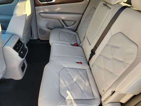 New 2026 Volkswagen Atlas SE image 11