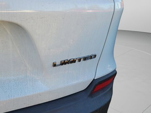 Used 2019 Jeep Cherokee Limited w/ Luxury Group image 18