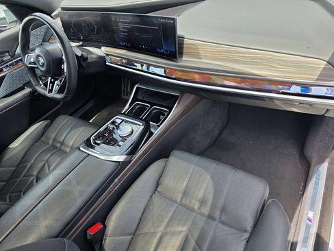 Used 2024 BMW 760i xDrive w/ Executive Package AWD/4WD image 26