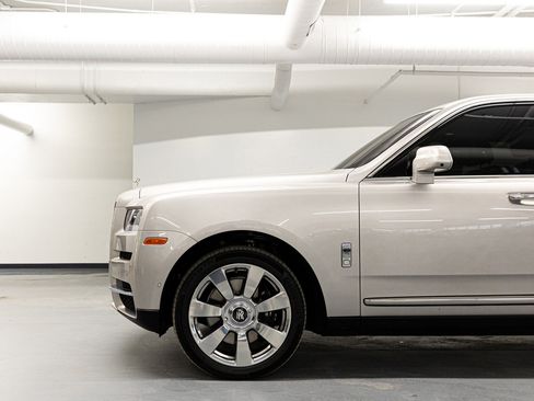 Used 2020 Rolls-Royce Cullinan image 10