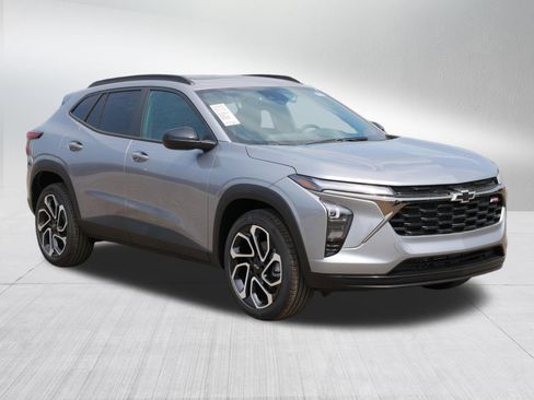 New 2026 Chevrolet Trax RS w/ Sunroof Package FWD image 7