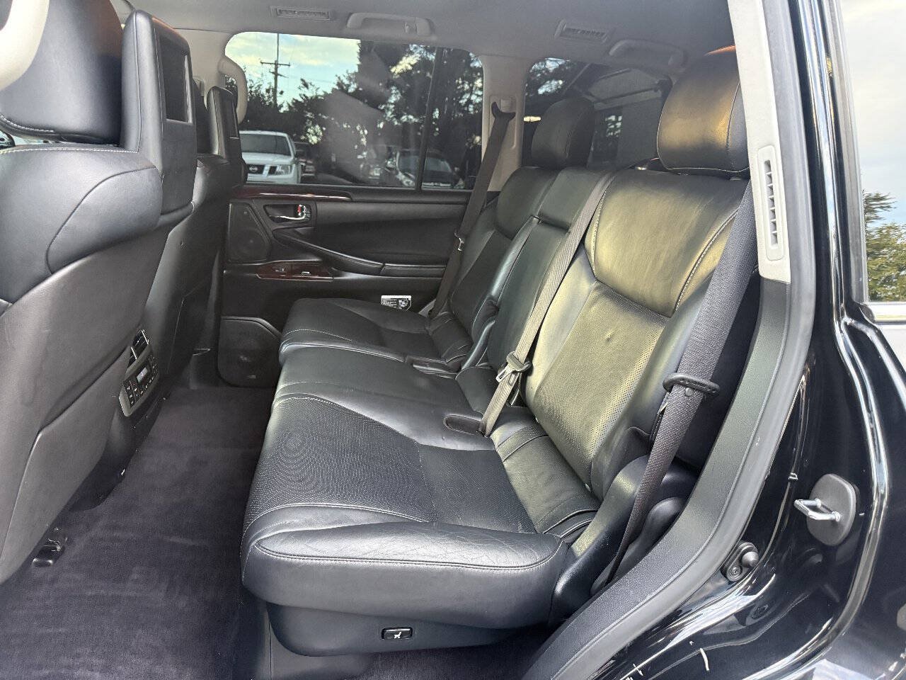 Used 2014 Lexus LX 570 4WD image 11
