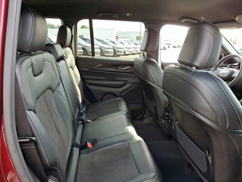 Certified 2023 Jeep Grand Cherokee Altitude image 15