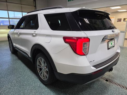 Used 2020 Ford Explorer XLT w/ Equipment Group 202A image 9