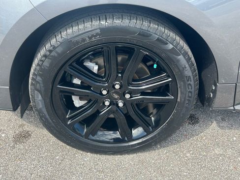 Certified 2023 Ford Edge ST-Line w/ Cargo Accessory Package image 18