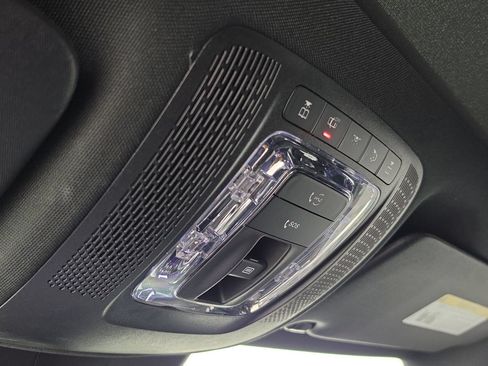 Used 2025 Mercedes-Benz GLA 250 4MATIC image 33