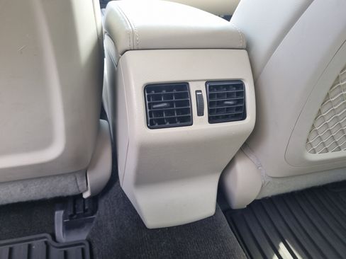 Used 2014 Subaru Outback 2.5i Limited w/ Moonroof Package AWD/4WD image 13