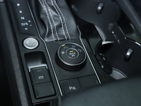 Certified 2021 Volkswagen Atlas Cross Sport SEL image 30