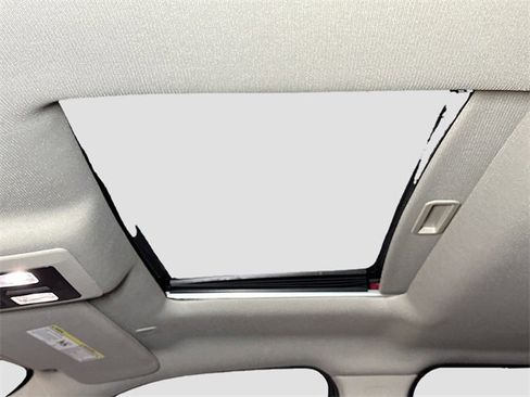 Used 2017 RAM 1500 Laramie w/ Convenience Group image 30