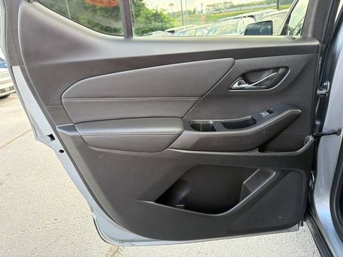 Used 2023 Chevrolet Traverse LT FWD image 22