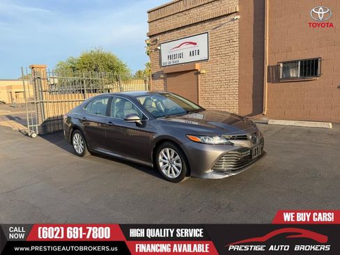 Used 2019 Toyota Camry LE w/ Convenience Package FWD image 3