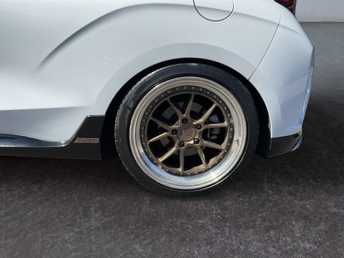 Used 2020 Hyundai Veloster Turbo image 10