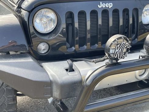 Used 2015 Jeep Wrangler Sahara w/ Connectivity Group AWD/4WD image 7