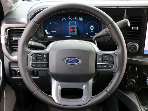 New 2026 Ford F250 Lariat w/ Black Appearance Package image 31