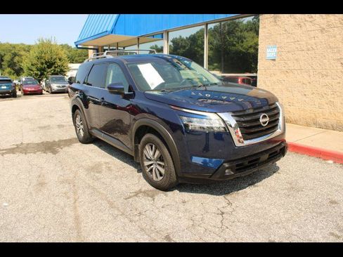 Used 2022 Nissan Pathfinder SL FWD image 1