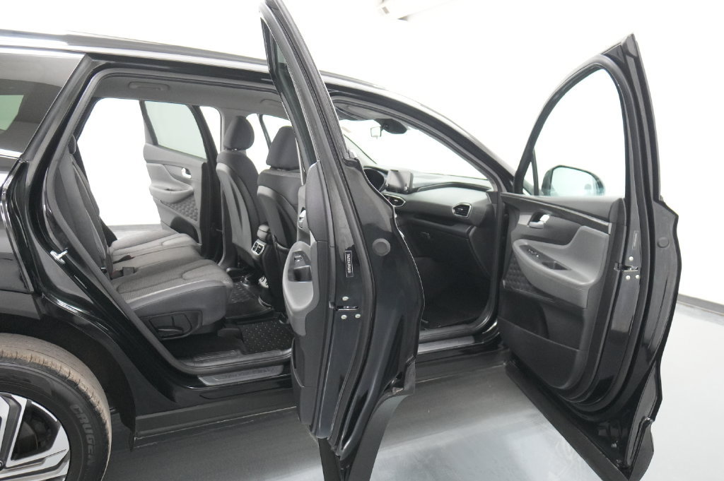 Used 2023 Hyundai Santa Fe SE AWD/4WD image 26