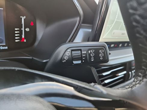 Used 2023 Ford Escape SE FWD image 38
