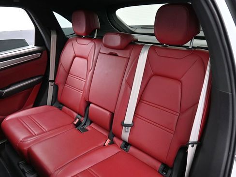 Certified 2023 Porsche Cayenne S Platinum AWD/4WD image 24
