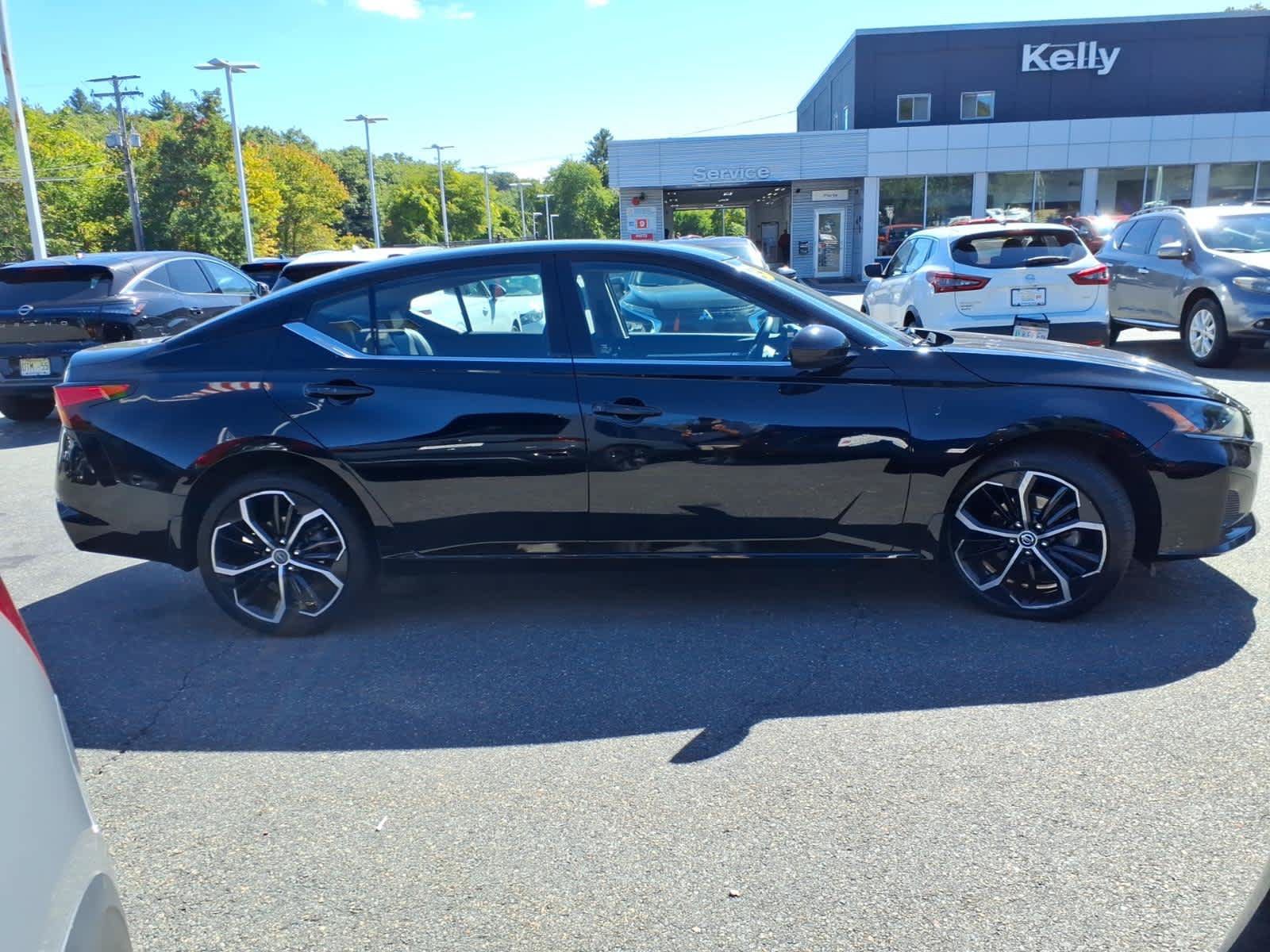 Certified 2024 Nissan Altima 2.5 SR w/ SR Premium Package AWD/4WD image 4