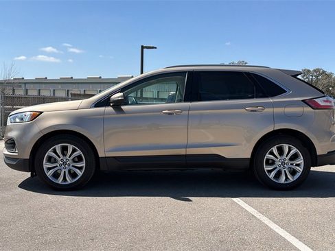 Used 2020 Ford Edge Titanium image 10