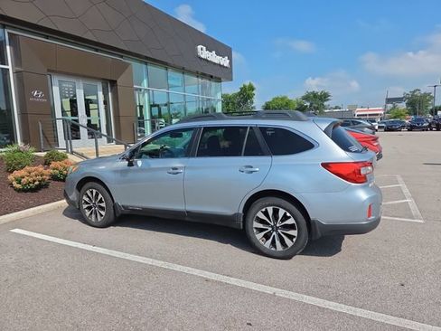 Used 2015 Subaru Outback 2.5i Limited AWD/4WD image 2