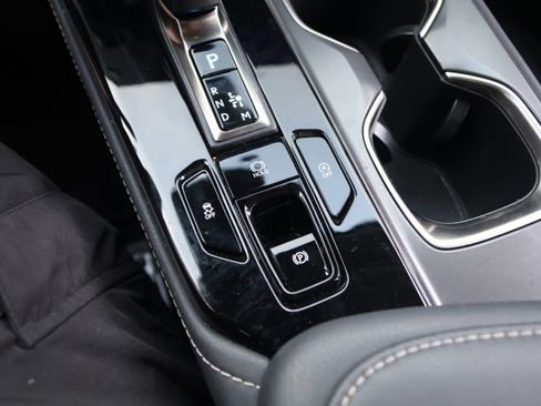 Used 2025 Lexus NX 250 FWD w/ Accessory Package (Z1) image 32