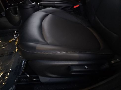 Used 2021 MINI Cooper 4-Door Hardtop image 17